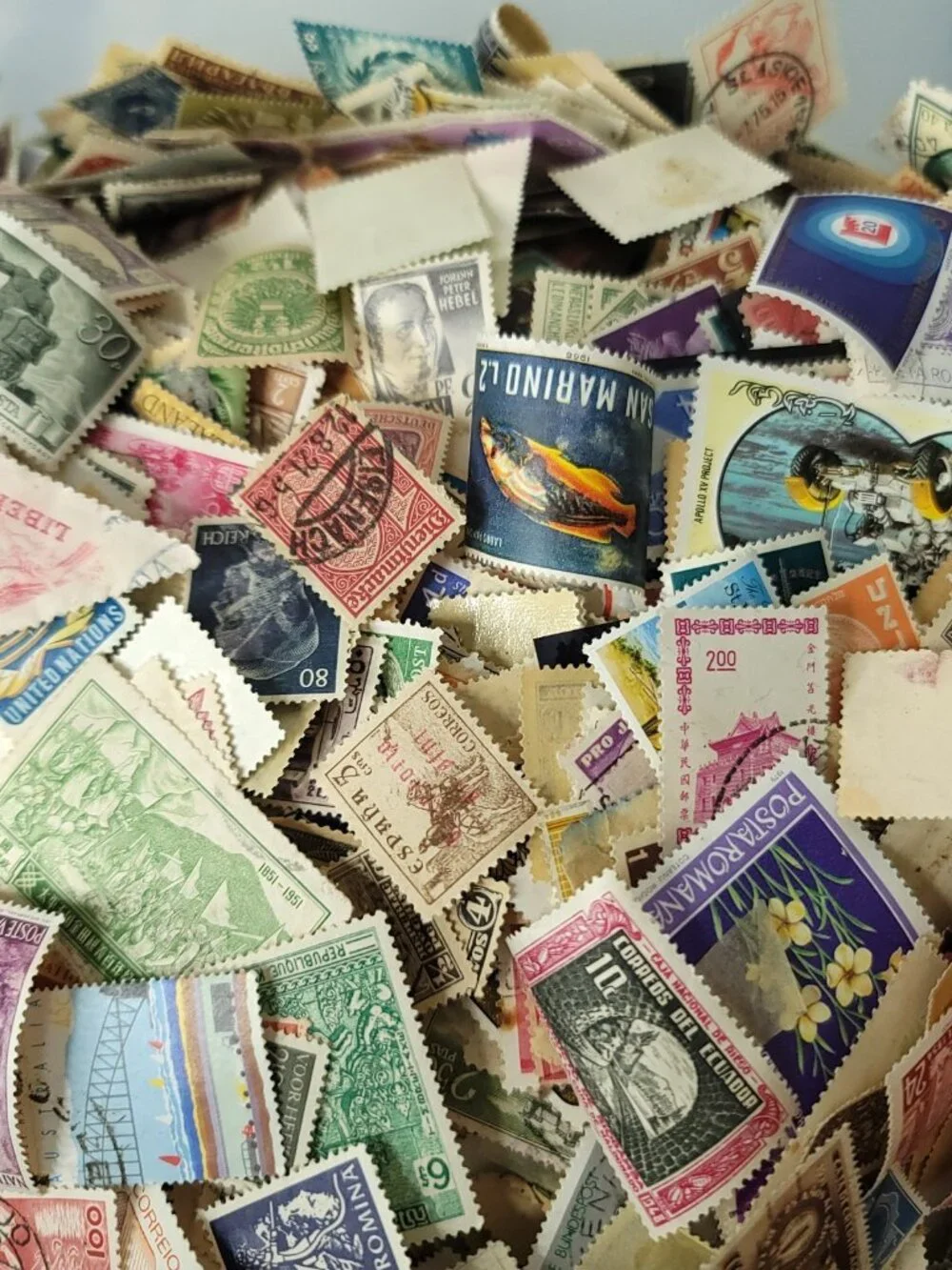 500 Mixed Off Paper Lot Worldwide Stamps Random Countries Unsorted From Estate
